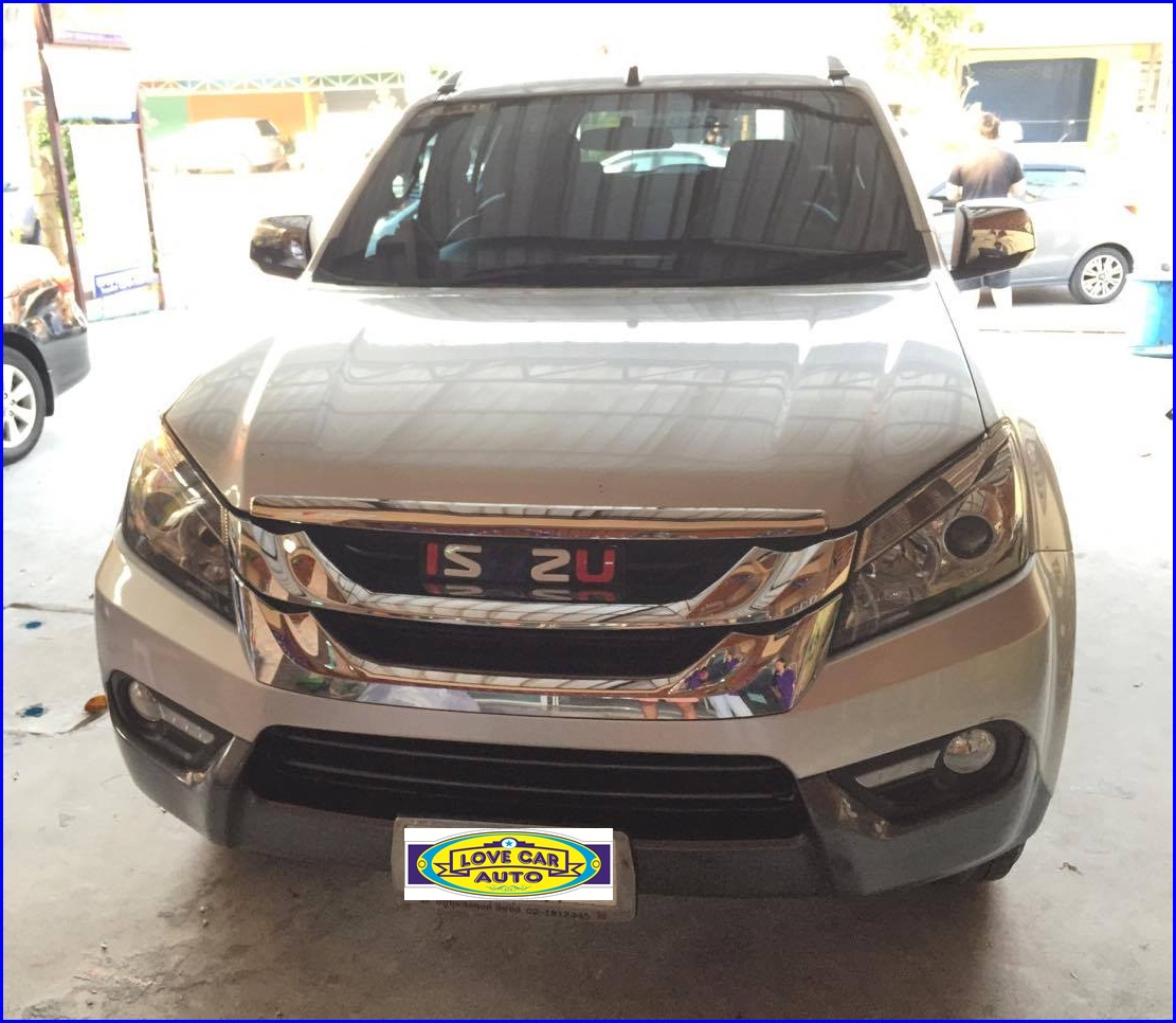 ขายยางปูพื้นรถเข้ารูป Isuzu Mu-X ลายกระดุมสีฟ้าขอบฟ้า