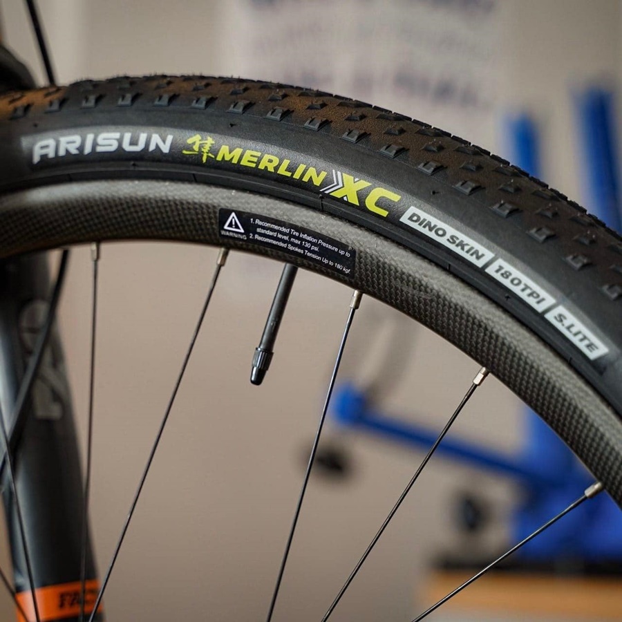ยางนอกขอบพับ ARISUN MERLIN ll ขนาด 26X1.95 / 27.5X1.95 / 29X1.95 180TPI ยางเสือภูเขาที่ไปได้กับถนนราดยางทางเรียบ, ทางกรวด หรือ ทาง XC ง่ายๆ
