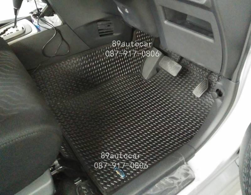 ผ้ายางปูพื้นรถยนต์ Toyota Avanza 2016 ธนูสีดำขอบดำ