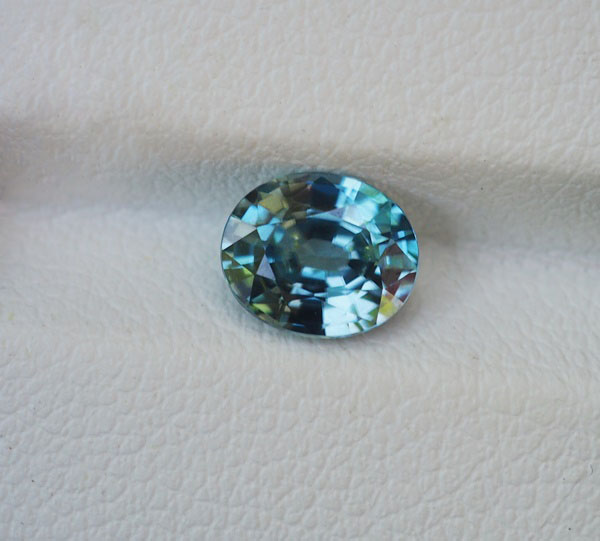 เพทายกัมพูชา 1.50 กะรัตสีน้ำทะเล