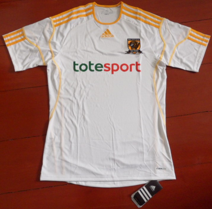 เสื้อฟุตบอล ทีมสโมสรฮัลล์ ซิตี้ ชุดเยือน 2010/11 ใหม่ S-Size / HULL CITY Football Shirt Away Kit 2010/11 Jersey NEW S-Size