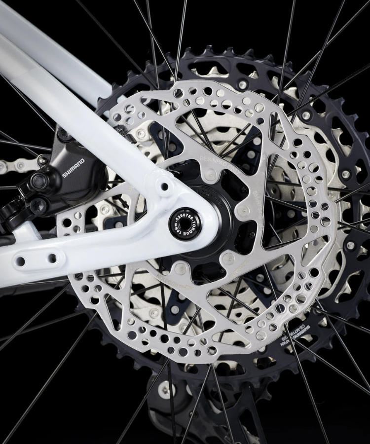 2025 Trek Procaliber 8 Mountain Bike | Alpha Platinum Aluminum Frame + IsoSpeed | Shimano 12-Speed | RockShox 100mm Fork