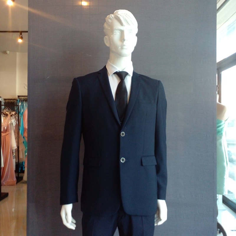 พร้อมเช่า ชุดสูทชาย สีกรมท่า 2 กระดุม งานละเอียด (พร้อมเสื้อกั๊ก)