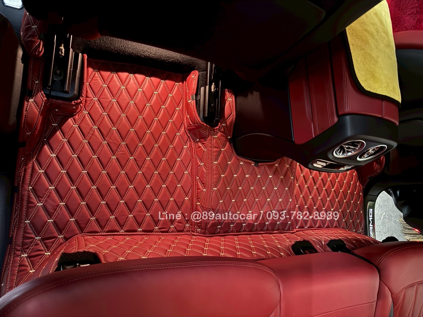 พรมรถยนต์ Benz G63 ปูพรมVVIP ด้ายคู่ สีแดงไวน์ด้ายทอง เต็มคัน