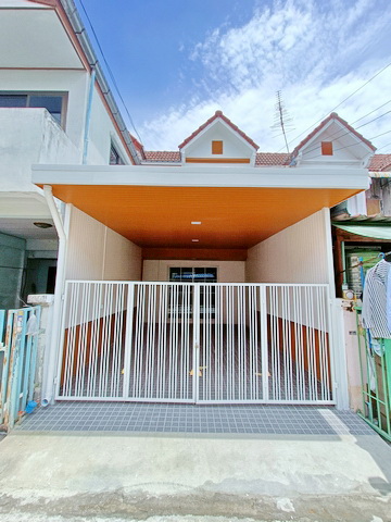 ขายทาวน์เฮ้าส์หมู่บ้านกรุงทอง สายไหม33 แบบ 2 ห้องนอน 2 ห้องน้ำ รีโรเวทใหม่ พร้อมเข้าอยู่ ฟรีโอน