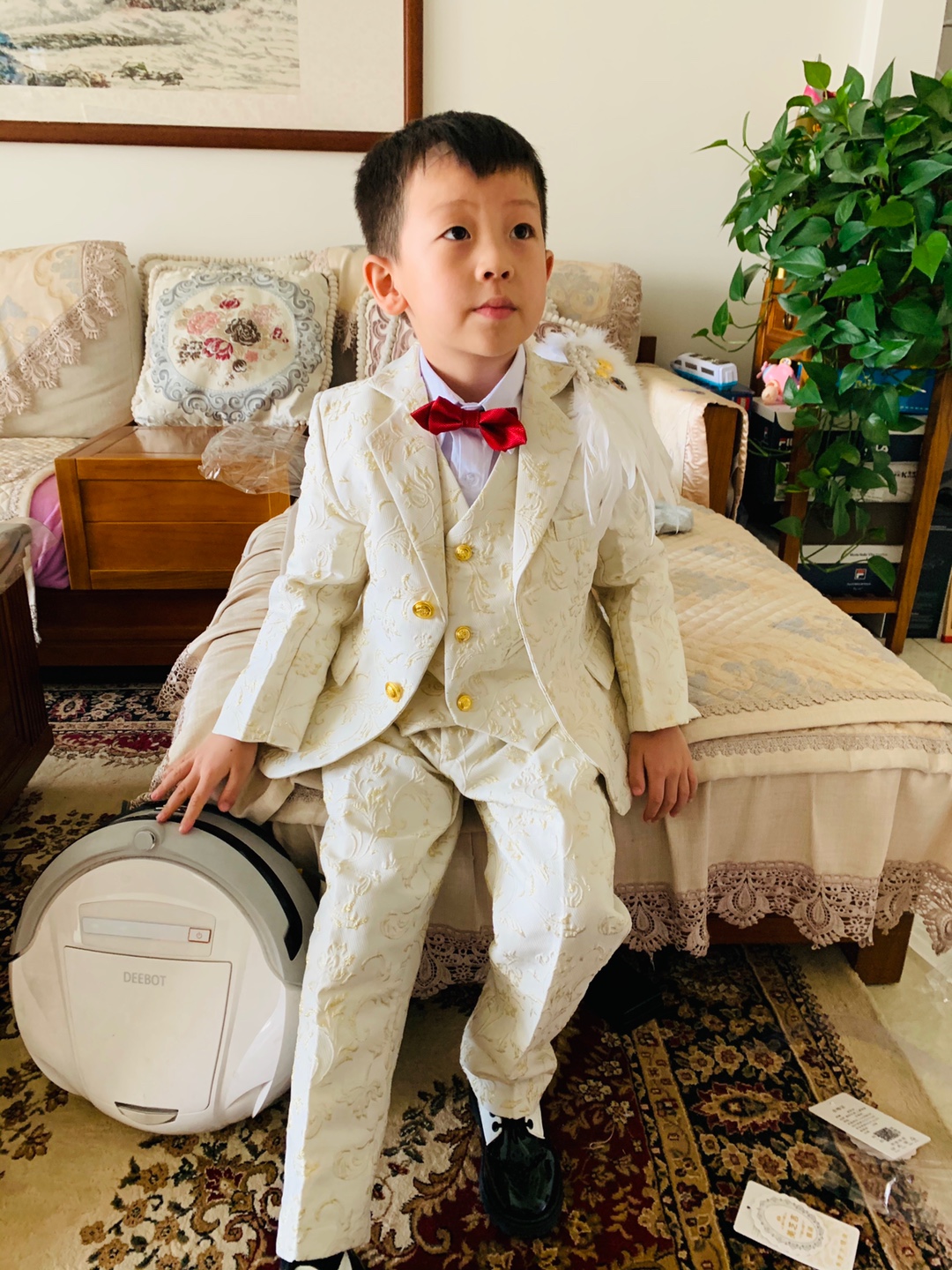 Pre-order ชุดสูทเด็กชาย สีขาวครีม ทอลายสามมิติ
