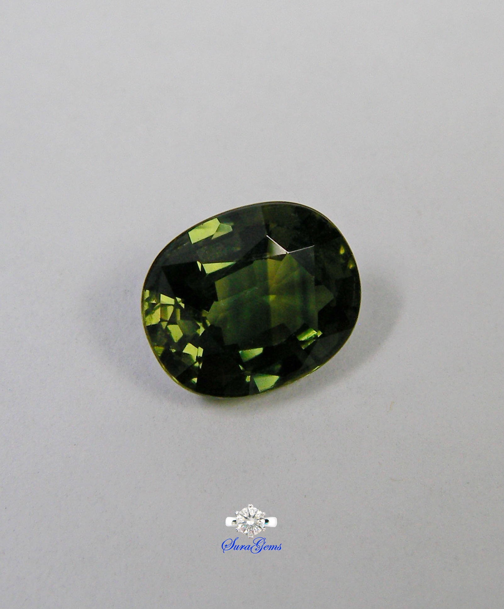 Green Sapphire เขียวส่อง มรกต น้ำหนัก 2.450 ct. Clarity Grade IF