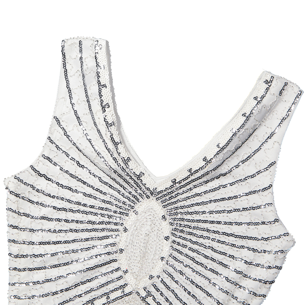 พร้อมเช่า ชุดแนววินเทจ ออกงาน แต่งเลื่อมทั้งชุด กระโปรงพริ้วสวย สีเงินวิ้งๆ