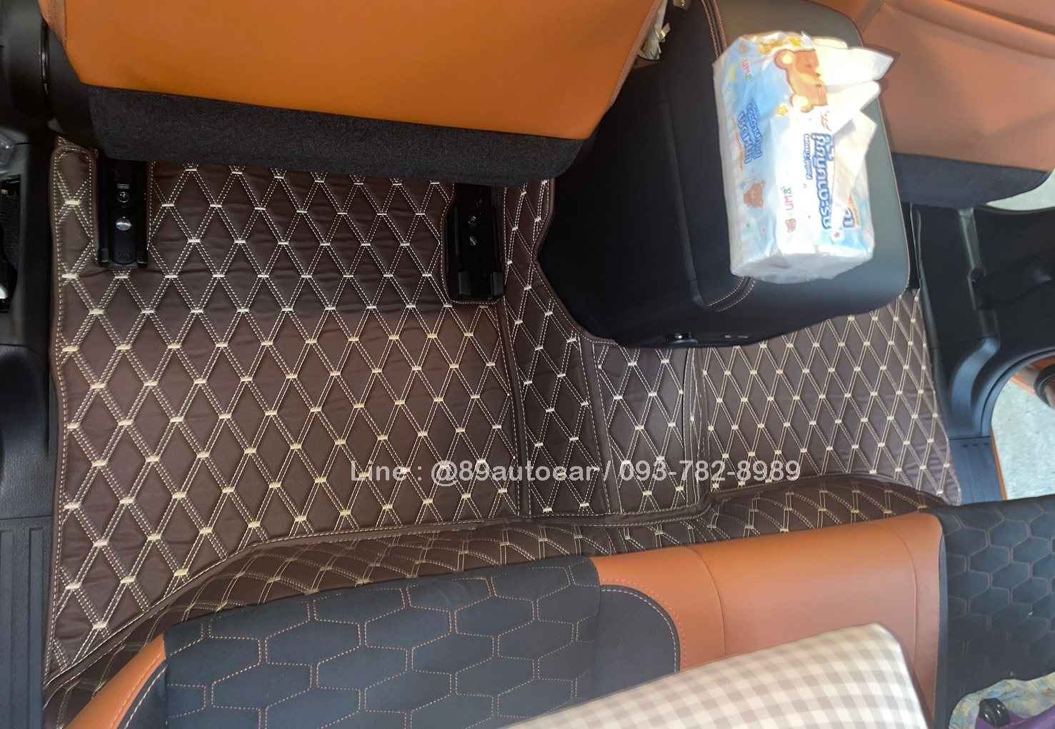 พรมรถยนต์ Mitsubishi triton 4 ประตู ปี 2025 ปูพรมVVIP สีกาแฟด้ายทอง เต็มคัน