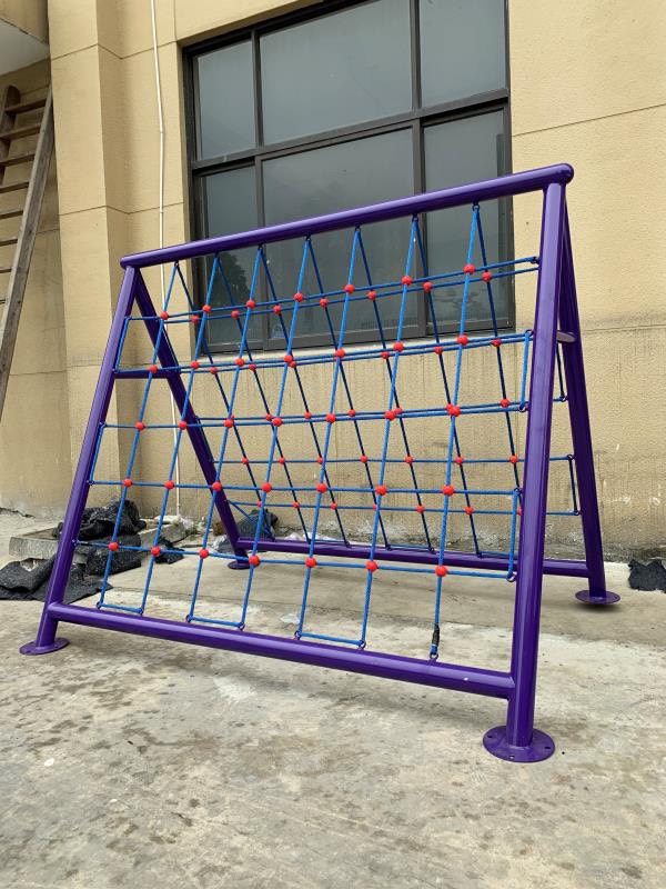 ปีนป่ายเชือก