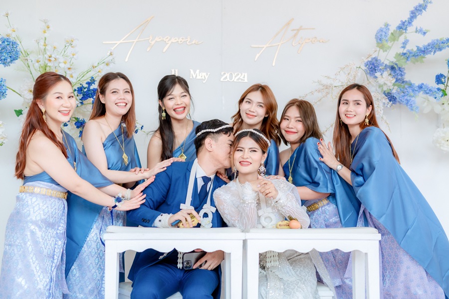 เช่า ชุดไทย ชุดเพื่อนเจ้าสาว ชุดไทยผ้าถุงสีชมพูฟ้าเงิน สไบเรียบสีเทาฟ้าเข้ม