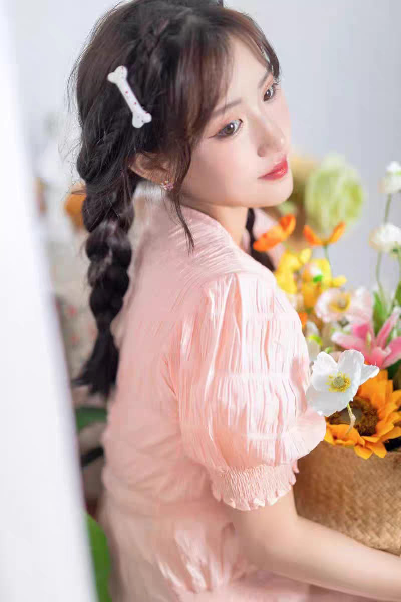 เดรสยาวสีชมพู แบบ ซางจื้อ จากซีรี่ย์ แอบรักให้เธอรู้