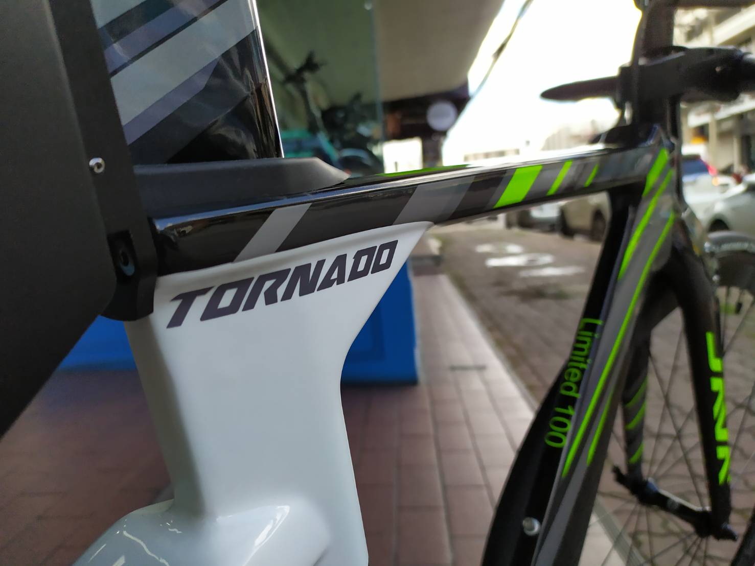 จักรยานไตรกีฬา JAVA TORNADO TT Triathlon bikes เฟรมคาร์บอน ล้อ DECA42, ชุดขับ 105 22สปีด