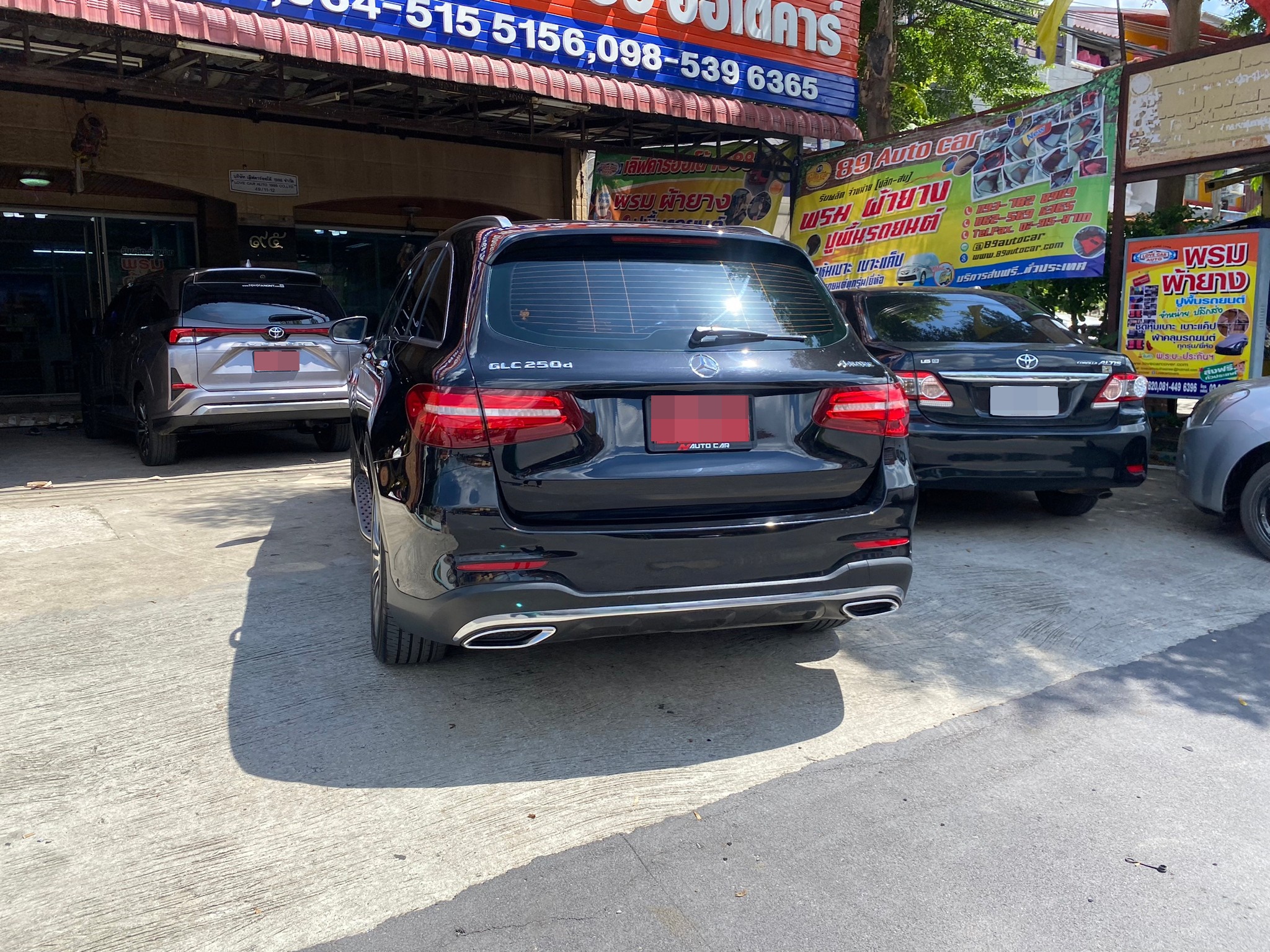 พรมปูพื้นรถยนต์ Benz GLC250d ปูพรมVVIP ด้ายคู่ สีดำด้ายดำ + ไวนิลดักฝุ่นสีดำ