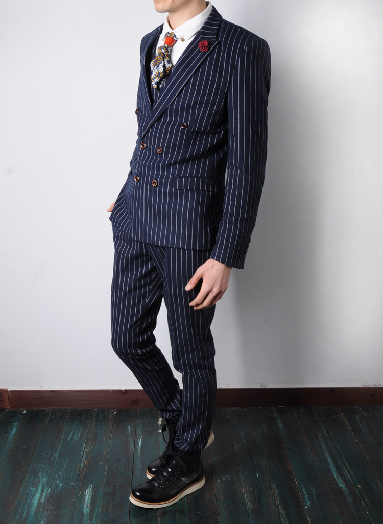 พร้อมเช่า ชุดสูทชาย สีกรมท่าลายทางเล็ก ** พร้อมเช่าไซส์ L , XL **