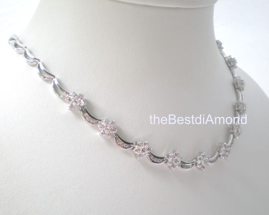 สินค้าหมด==NL016RDสร้อย11 flowers ดีไซน์สวยสุดๆ หรูหรามากๆ งานเรียบร้อยมาก ดอกไม้ 11 ดอก เรียงกันไป รับรองใส่ออกงานเด่นไม่แพ้ใคร ใส่ติดคอเลย เพชรวิ๊งๆ