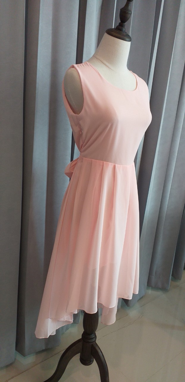 พร้อมส่ง ชุดออกงาน ชุดเดรสสั้น แขนกุด แบบหน้าสั้น/หลังยาว ผ้าชีฟอง ใส่สบาย สีชมพูโอโรส (ซิปข้างลำตัว) **เหลือเฉพาะไซส์ M **