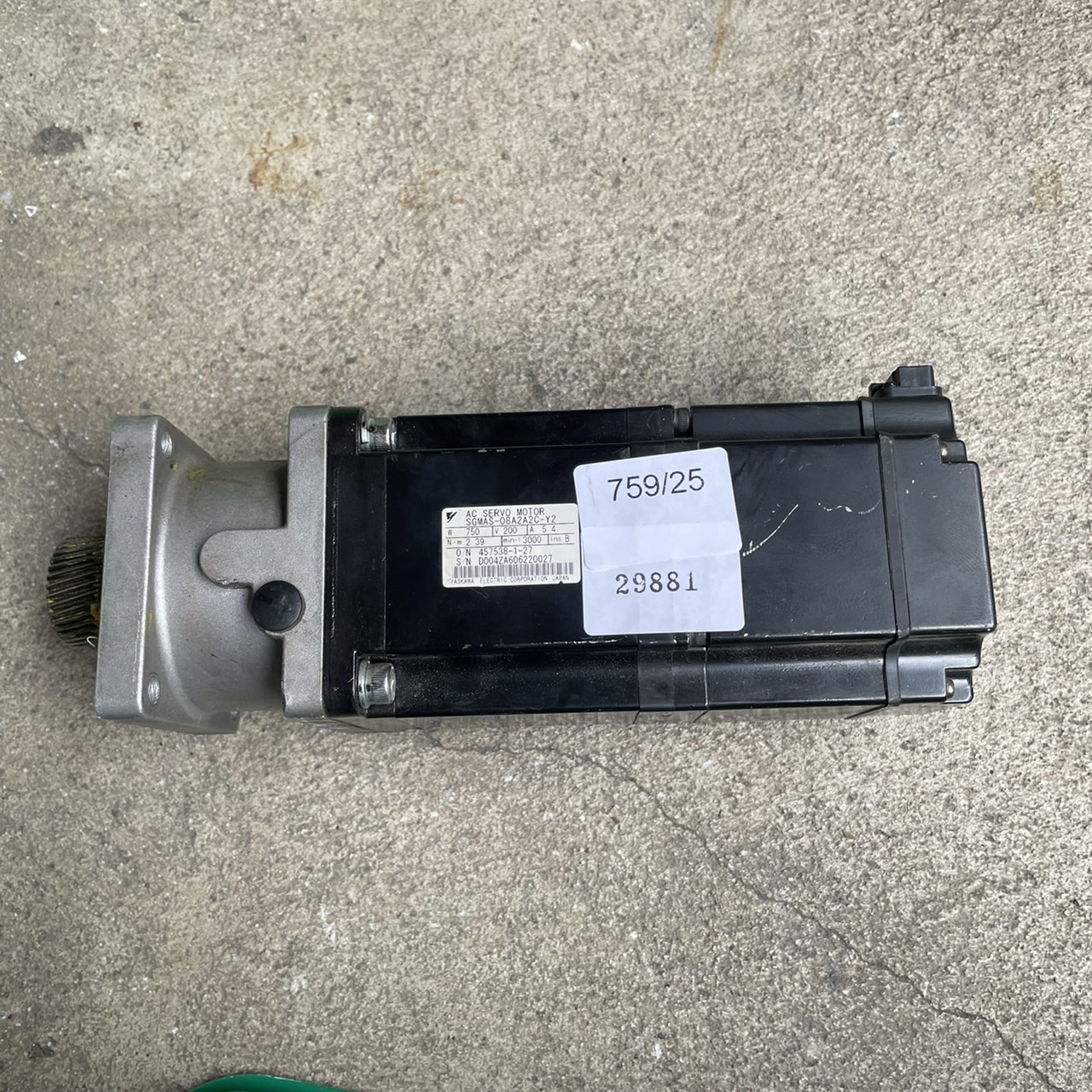 SGMAS-08A2A2C-Y2 SERVO MOTOR " YASKAWA "