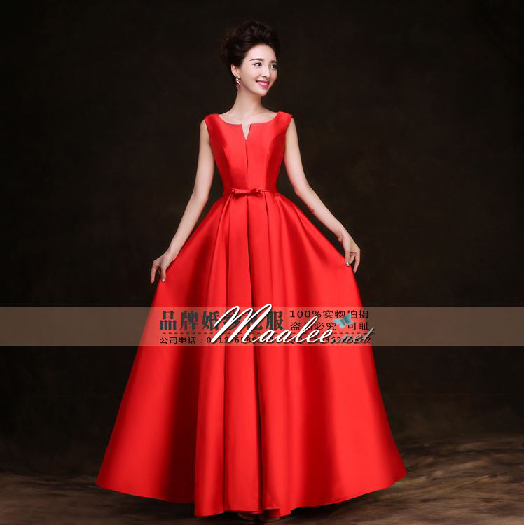 พร้อมเช่า ชุดราตรียาว แบบแขนกุด ผ้าซาตินเรียบหรู แต่งโบว์2ชั้น ช่วงเอว สีแดง (เชือกผูกหลัง)