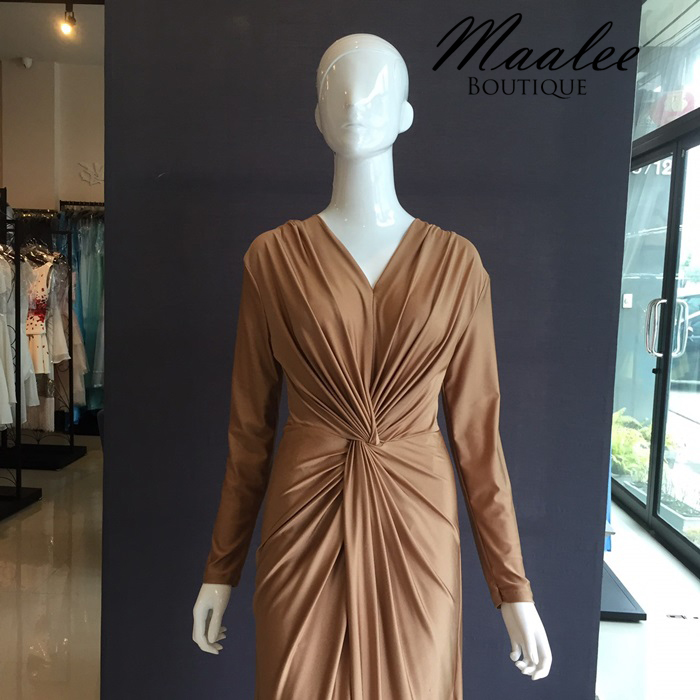 พร้อมเช่า ชุดราตรียาว แขนยาว สีทอง เนื้อผ้ายืดใส่สบาย