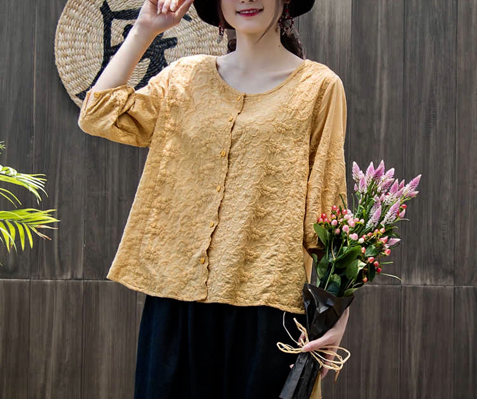 เสื้อผ้าลูกไม้นุ่ม