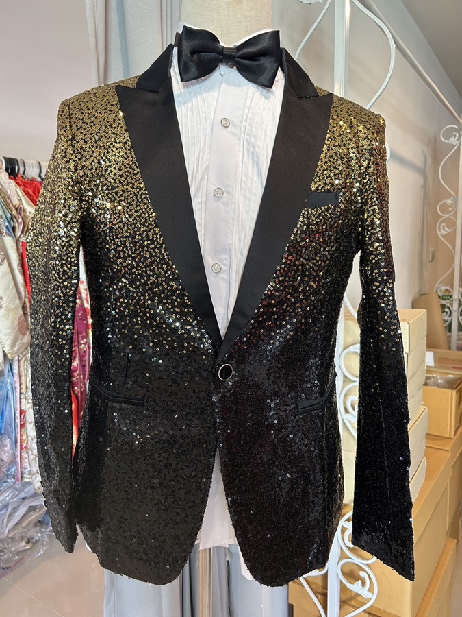 พร้อมเช่า เสื้อสูทชาย สูทแฟชั่น สูทกลิตเตอร์ ไล่สี สีทองดำ
