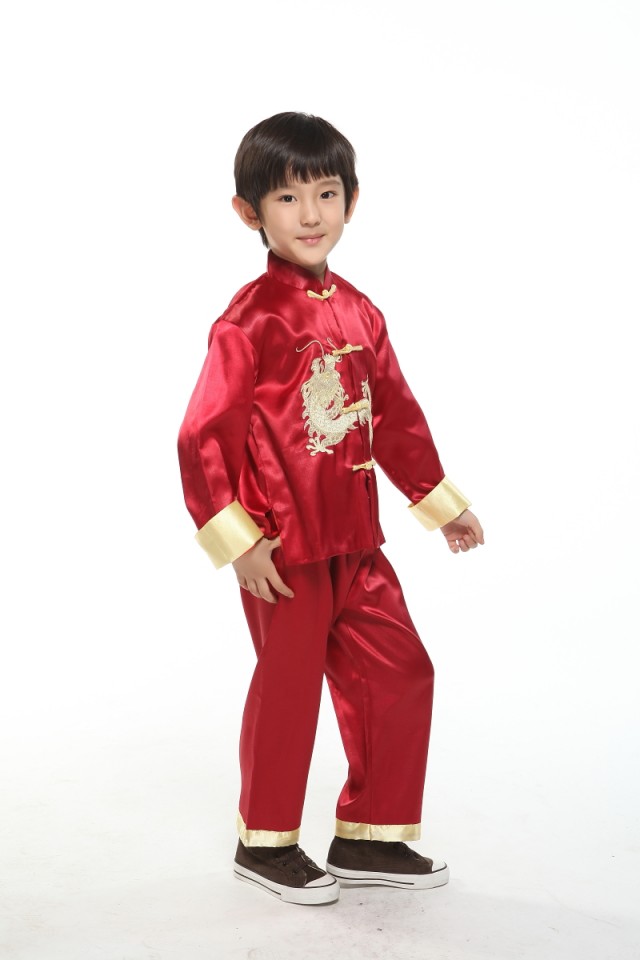 พร้อมเช่า ชุดจีนชายเด็ก เสื้อคอจีน ผ้าไหมจีน สีไวน์แดง ปักลายมังกร (เฉพาะ 2 ขวบ)