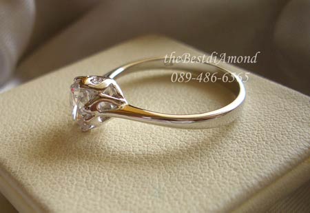 ***แหวนเพชรเม็ดเดี่ยวจริงๆ ขนาดประมาณ 1กะรัต(6 มม). เป็นแบบที่ classic ทุกยุคทุกสมัยค่ะ งานทองขาว 24 K หนา 5ไมครอน BR917 RD