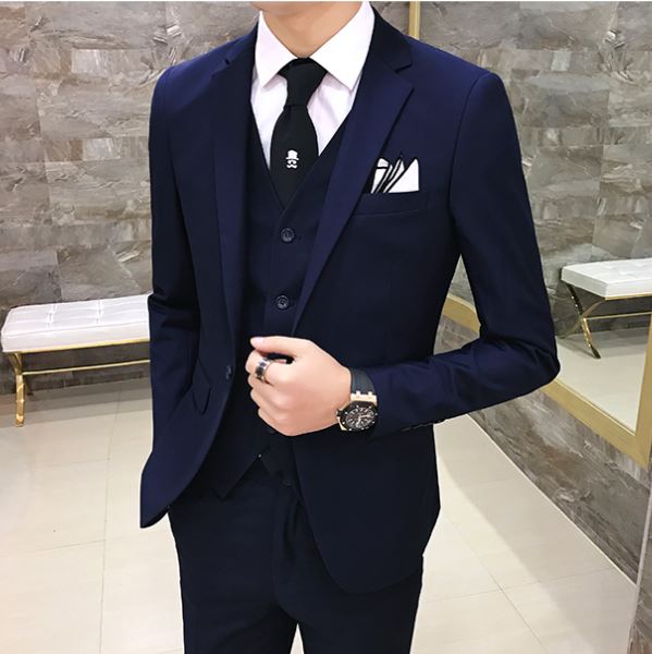 พร้อมเช่า ชุดสูทชาย สีกรมท่า ธีมnavy blue รุ่นคลาสสิค พร้อมเสื้อกั๊ก