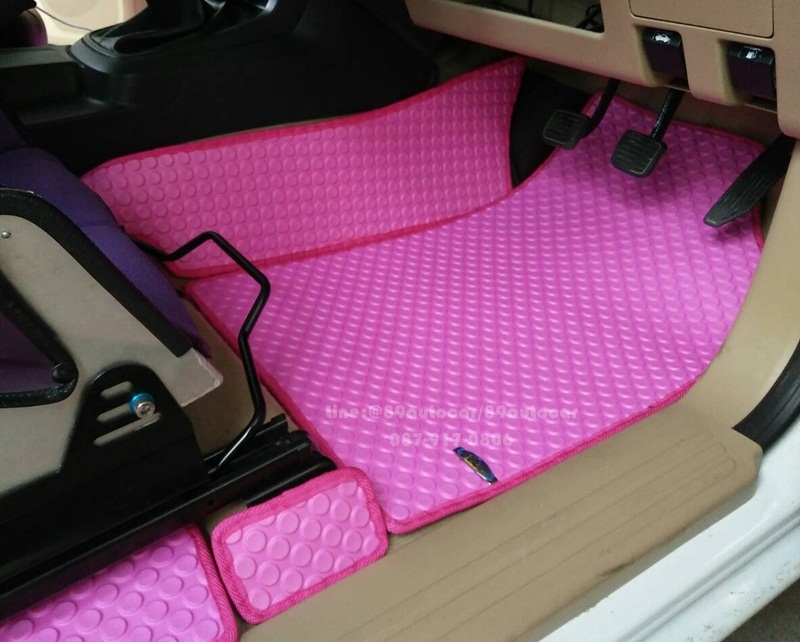 ขายยางปูพื้นรถเข้ารูป Isuzu D-Max 2012-2017 4 ประตู ลายกระดุมสีชมพูขอบชมพู