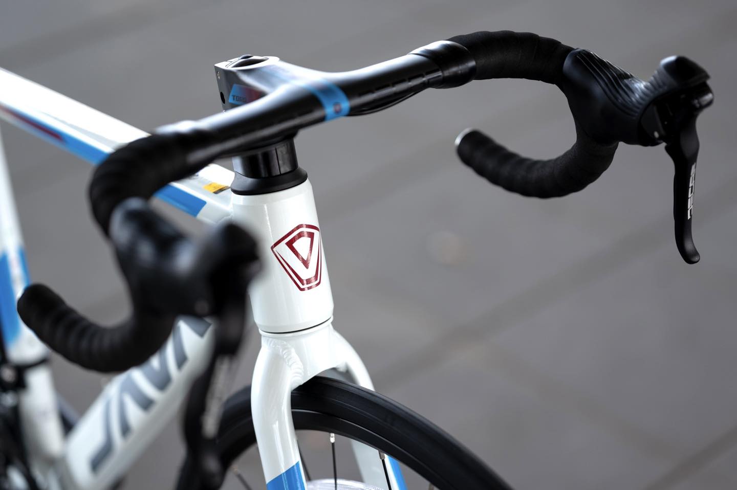 จักรยานเสือหมอบ JAVA RONDA DISC เฟรมอลู เกียร์ Shimano Sora2*9sp, แฮนด์ Integrated 700c 2022