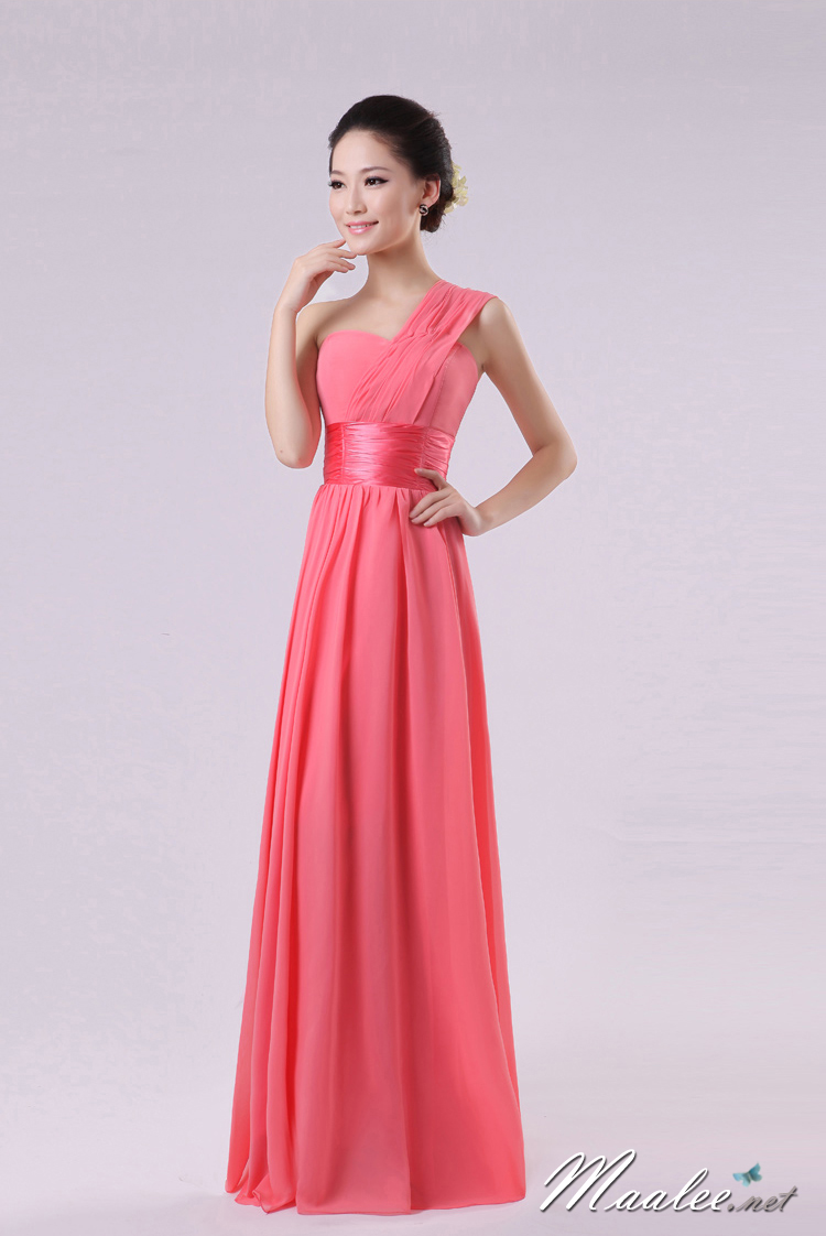 พร้อมส่ง ชุดราตรียาว เกาะอก ไหล่เดียว ผ้าชีฟองพลิ้วสวย คอ sweet heart แต่งเอวผ้าซาติน สีชมพู