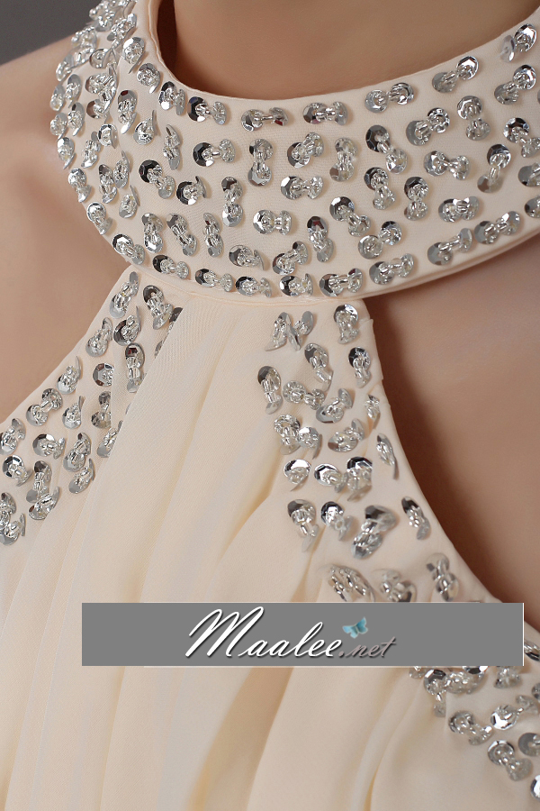 พร้อมเช่า ชุดราตรีสั้น คล้องคอ เว้าไหล่ สีขาว ปักเลื่อมละเอียดช่วงอก คอและเอว