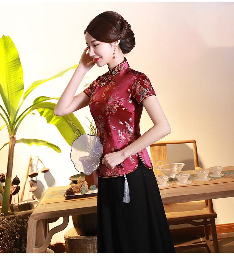 Pre-order เสื้อกี่เพ้า สีไวน์แดง ลายมังกรนกฟินิกซ์ ผ้าไหมจีน กุ๊นขอบ ตัดเย็บอย่างดี