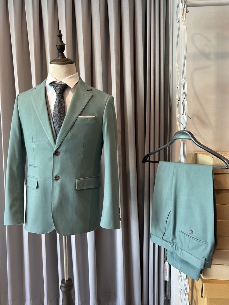 พร้อมเช่า เสื้อสูทชาย สีเขียวมิ้นต์เข้ม สีเขียวพาสเทล Dark Pastel Mint Green (พร้อมเสื้อกั๊ก)