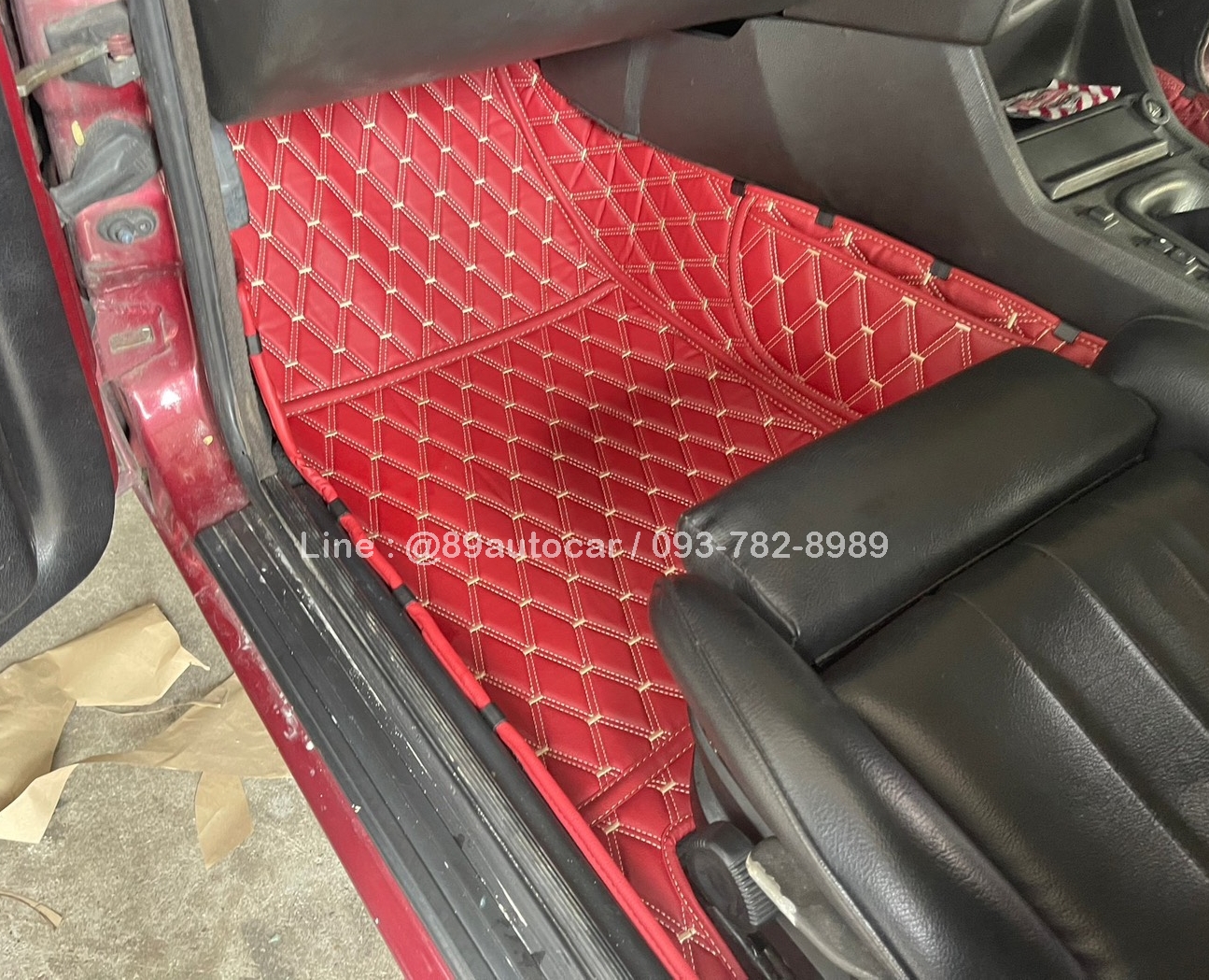 พรมปูพื้นรถยนต์ BMW 318i E30 พรมVVIP ด้ายคู่ สีแดงไวน์ด้ายทอง เต็มคัน