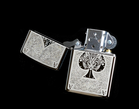 ไฟแช็ค Zippo แท้ โพธิ์ดำแกะสลัก " Zippo 28323 Ace of Spades Filigree Black Ice Finish" แท้นำเข้า 100%