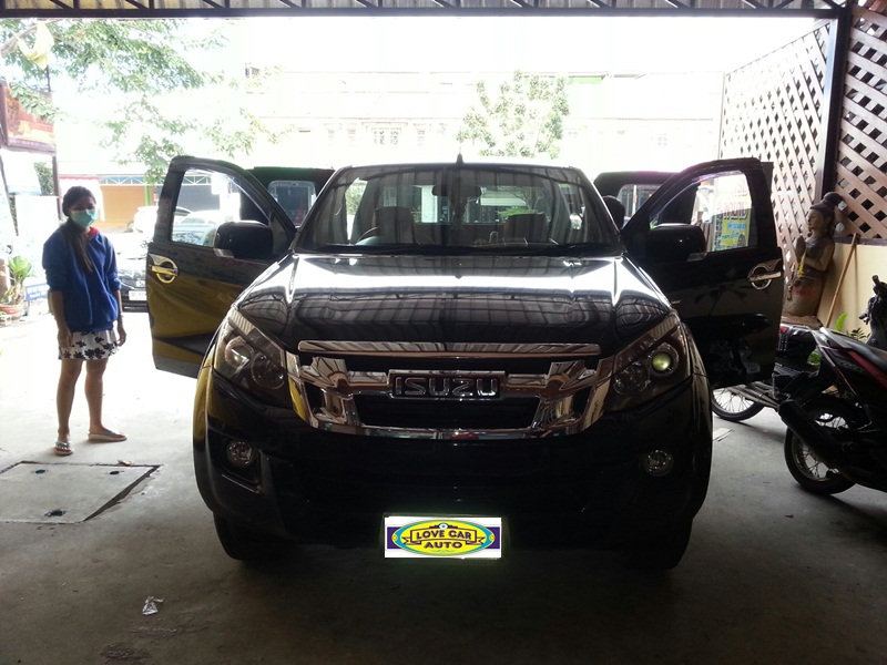 ขายยางปูพื้นรถเข้ารูป Isuzu D-Max Cab 2012-2017 ลายธนูสีแดงขอบดำ