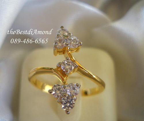 RL017+++แหวนเอี้ยวรูปดอกจิก+++สุดสวยกับดีไซน์เก๋ไก๋ ดูทันสมัยมาก แหวนเอี้ยวโดยตรงปลายทั้งสองข้างคล้ายๆรูปดอกจิก เชื่อมด้วยเพชร 1 เม็ด น่ารักมากๆๆๆ