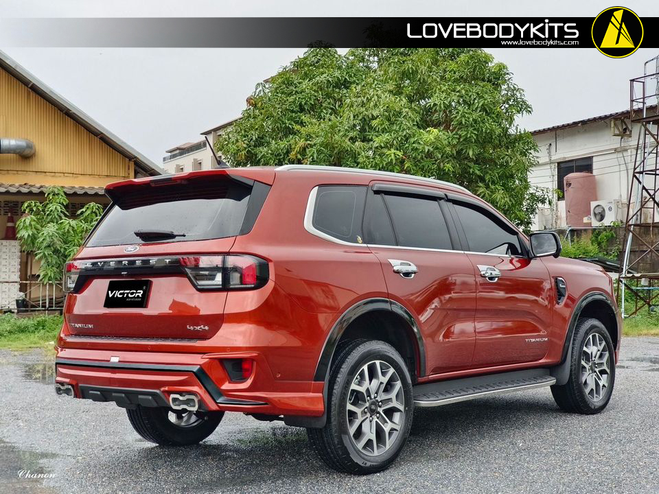 ชุดแต่ง VICTOR V1 : EVEREST 2023