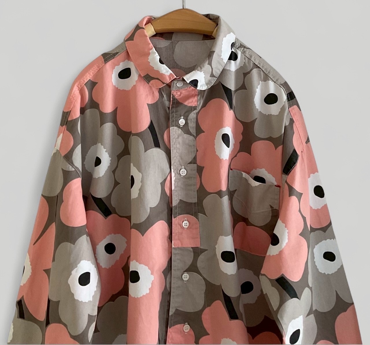 เสื้อเชิ้ตผ้าฝ้ายลายดอกไม้ทรงโอเวอร์ไซส์