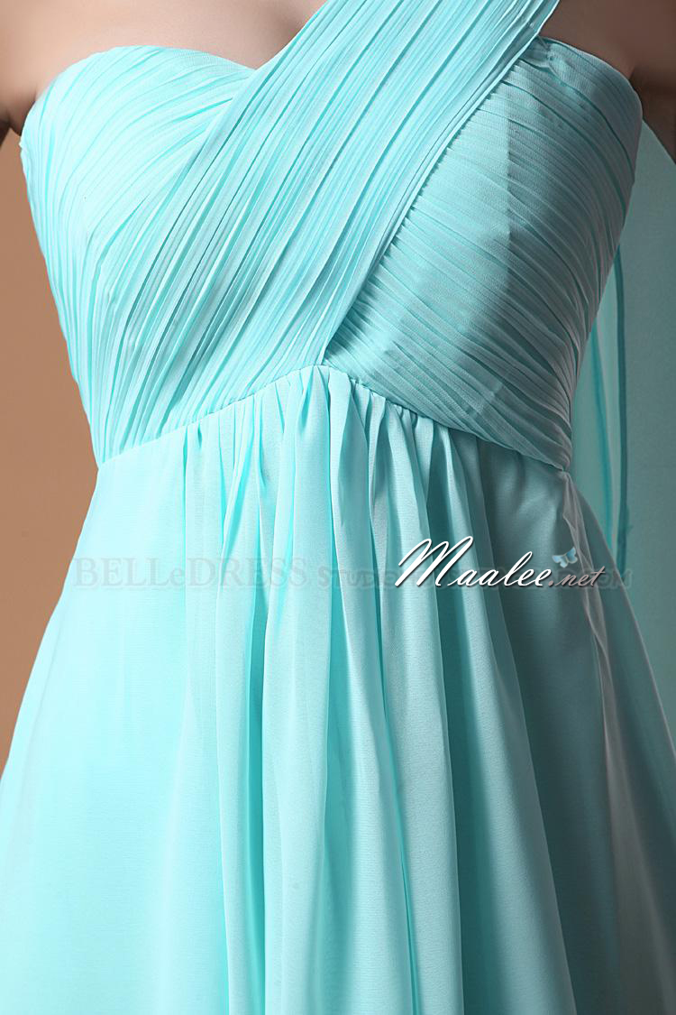 พร้อมเช่า ชุดราตรียาว เกาะอก ไหล่เดียว อกอัดพลีท ทิ้งชายด้านหลัง สีฟ้า