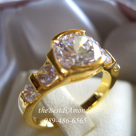 มาอีกวงค่ะ สำหรับไซน์ใหญ่เกิน 1 กะรัต วงนี้ประมาณ 2 กะรัตกว่าๆค่ะ หรูหรามากค่ะ ชุปทองแท้ 24 K 5 ไมครอน รหัส BR912