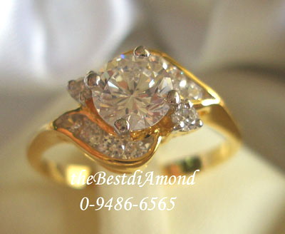 สินค้าหมด===RL005+++แหวนชู 3 ชั้น พร้อมเพชรล้อมสวยงามมาก+++หรูหรา ดูดีมาก แบบสวยค่ะ ใส่ได้ทุกโอกาส ใส่แล้วนิ้วเรียวสวย