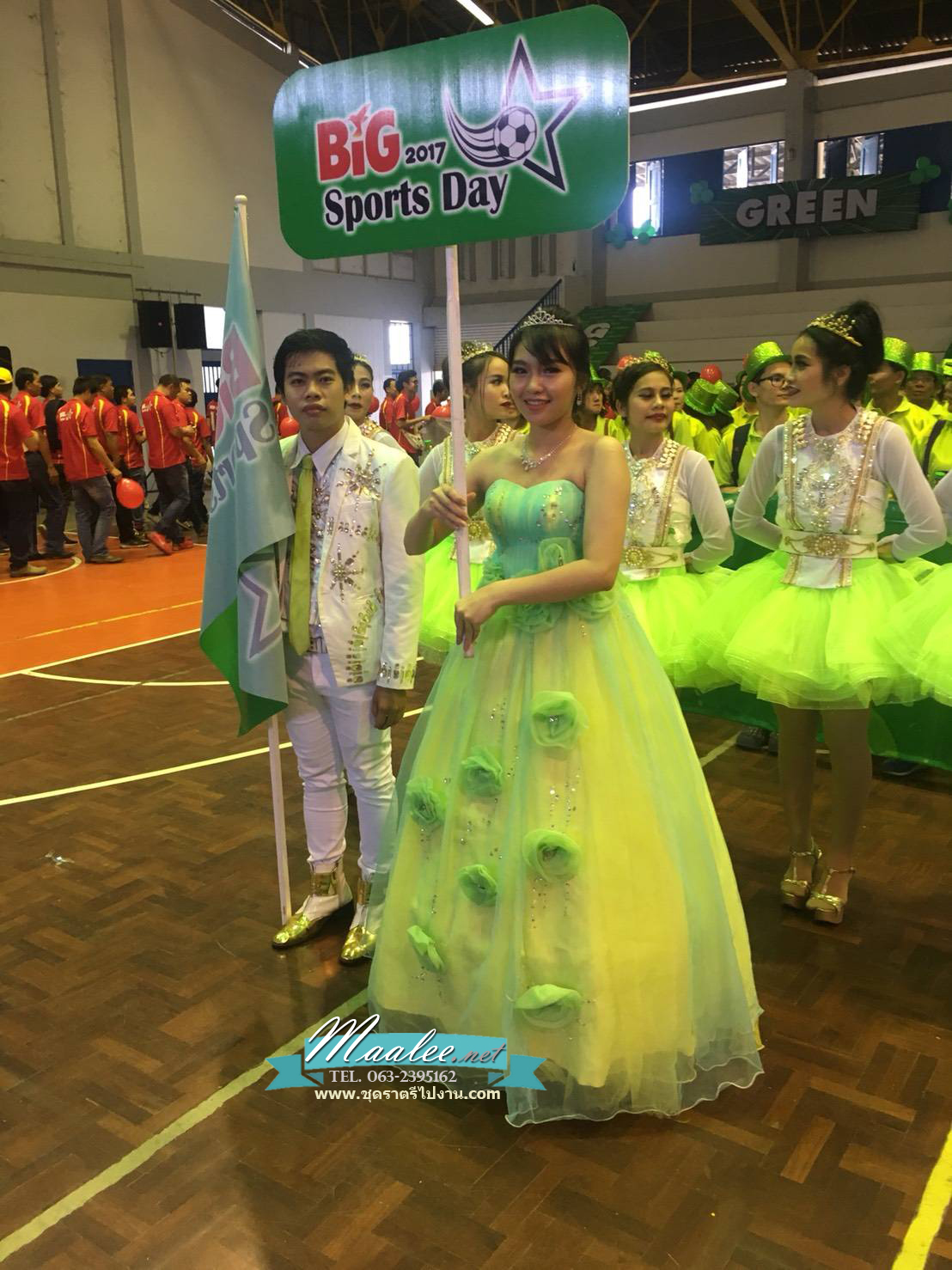 พร้อมเช่า ชุดแฟนซี เกาะอก สีเขียว อกจับจีบปักเลื่อม และดอก น่ารักมาก ใส่ถ่ายพรีเวดดิ้งได้