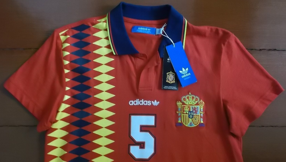 เสื้อฟุตบอล ทีมชาติสเปน ชุดเหย้า เรโทร ชุดลุยศึกฟุตบอลโลก 1994 ใหม่ M-Size / SPAIN Football Shirt Retro Home Kit World Cup 1994 Jersey NEW M-Size