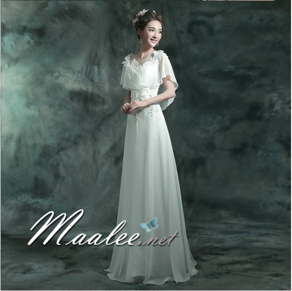 พร้อมเช่า ชุดราตรียาว แบบปิดไหล่ ผ้าชีฟอง แต่งดอกและลูกปัดสวย สีขาว
