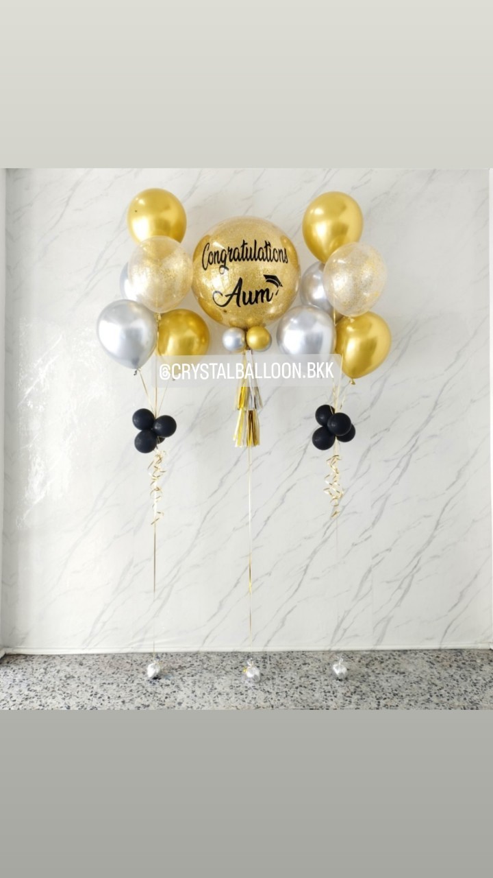ลูกโป่ง รับปริญญา Bubble ขนาด 24" กลิตเตอร์สีทอง พร้อม ช่อลูกโป่งสีโครเมี่ยม ช่อ 5 ลูก 2 ช่อ พร้อมตกแต่ง สามารถเปลี่ยนสีลูกโป่ง/เปลี่ยนข้อความ/เปลี่ยนขนาดได้
