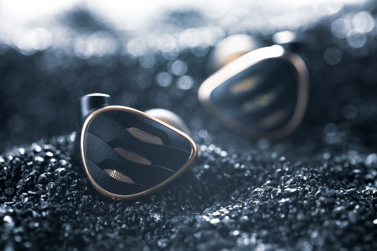 ขาย FiiO FH5S หูฟัง 4 ไดรเวอร์ 2DD+2BA ประกันศูนย์ไทย