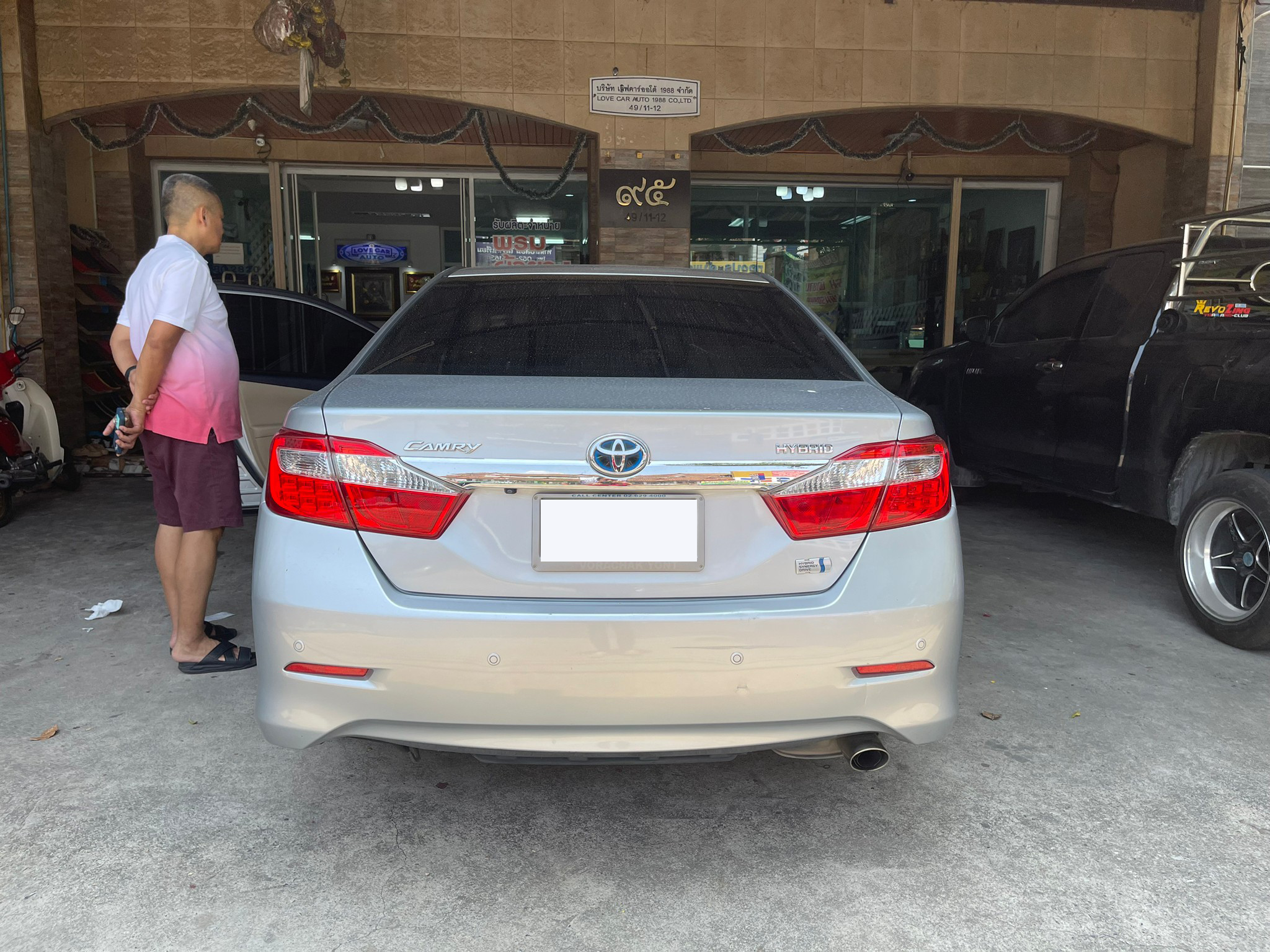 พรมรถยนต์ Toyota Camry 2014 ปูพรมVVIP สีน้ำตาลเข้มด้ายทอง + ไวนิลสีครีม